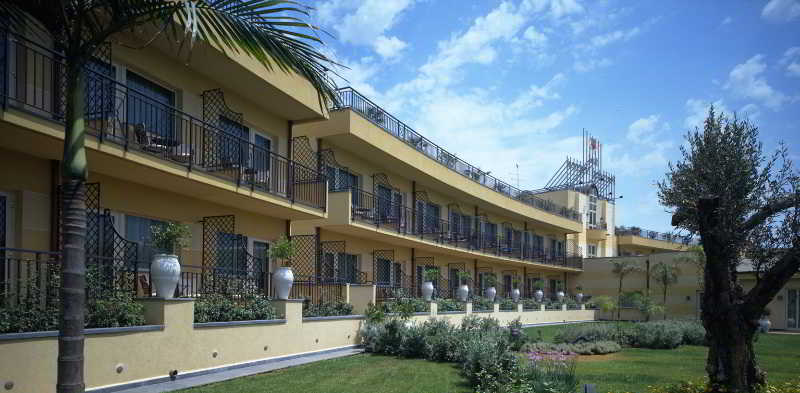 Nh Catania Parco Degli Aragonesi Hotel Exterior foto